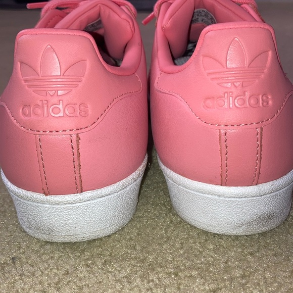Women’s pink/salmon colored adidas tennis shoes size 8 - Picture 4 of 9